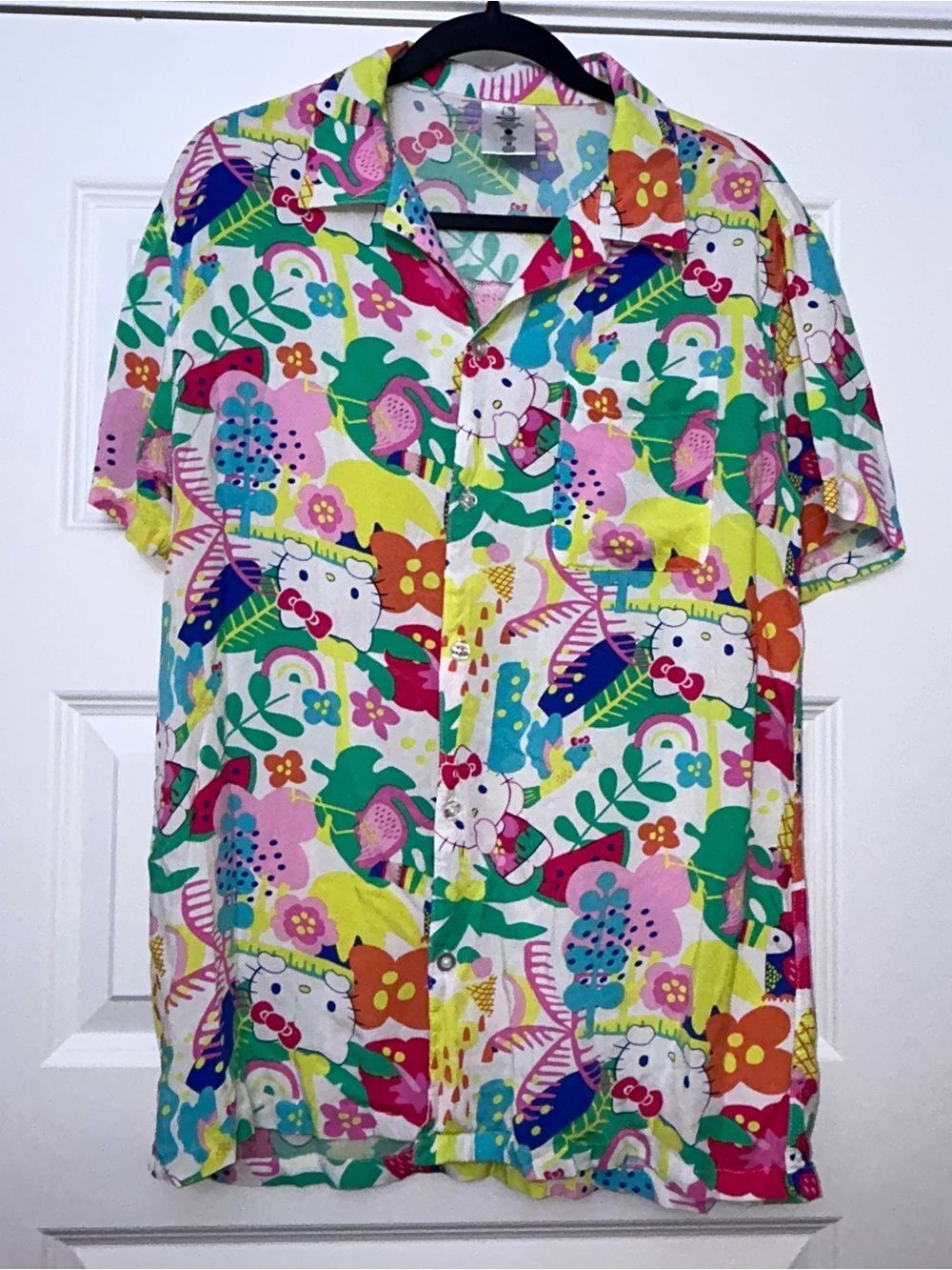 Hello Kitty Sanrio Hybrid Apparel Hawaiian Print Button Front Short Sleeve Shirt